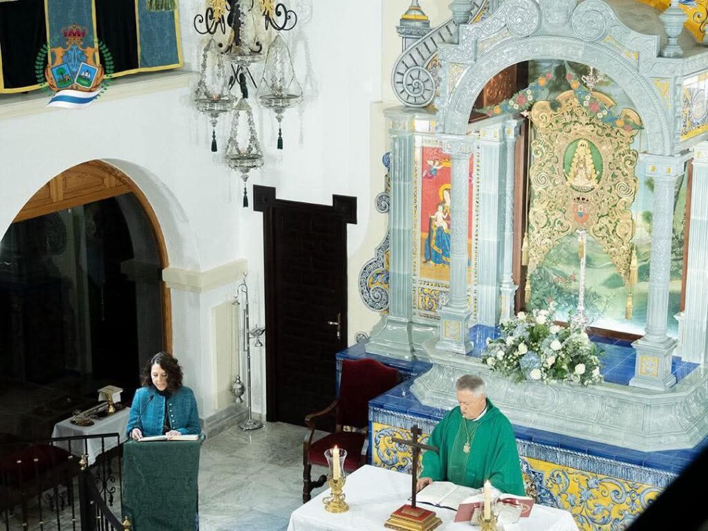 Encuentro mensual de la Hermandad de Huelva en la Santa Misa